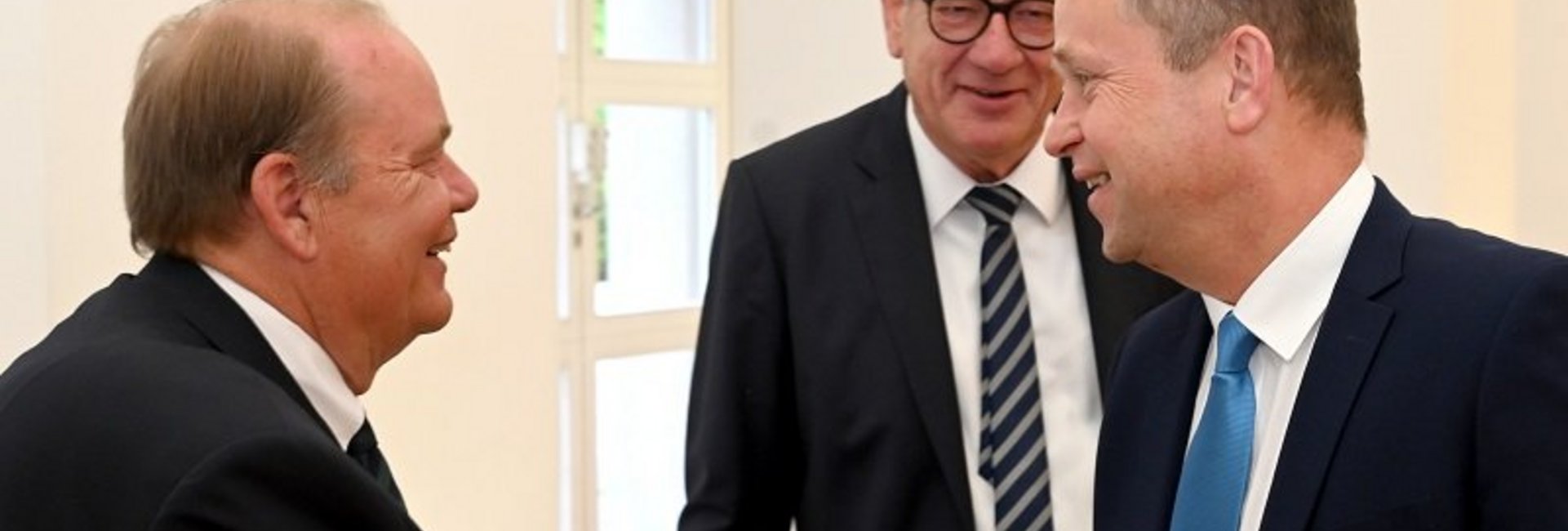 Dr. Luitwin Mallmann (l.) mit dem stellv. NRW-Ministerpräsidenten Joachim Stamp