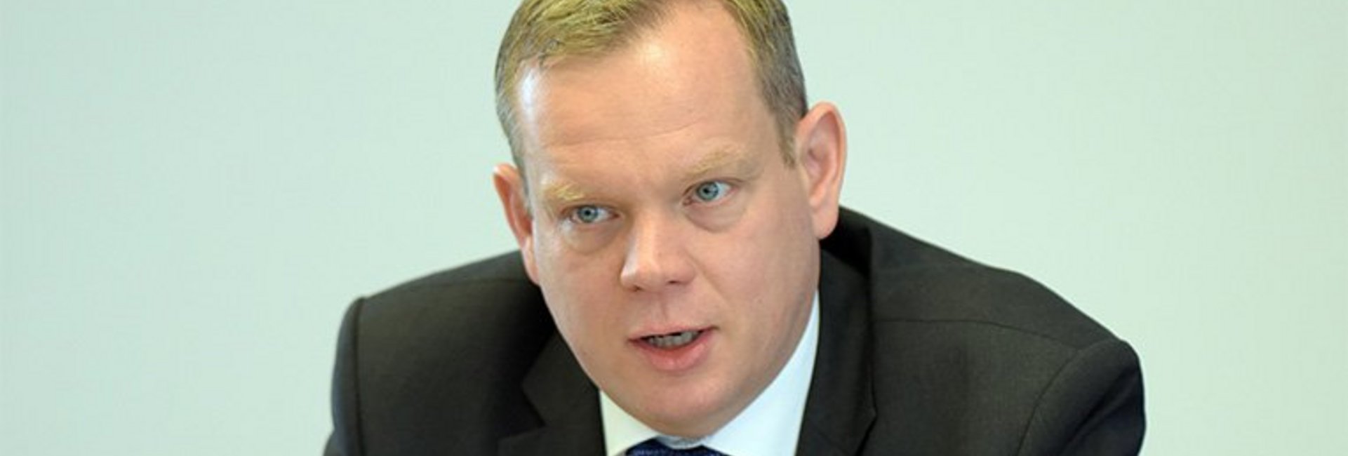 Johannes Pöttering mit Geste