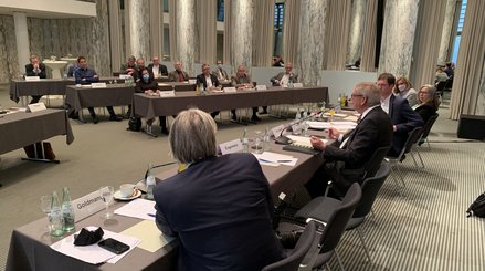 Wirtschaftspublizistische Vereinigung mit Arndt Kirchhoff
